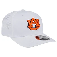 Casquette extensible à boutons-pression New Era blanche Auburn Tigers Perform Vault 9SEVENTY pour homme