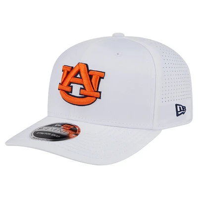 Casquette extensible à boutons-pression New Era blanche Auburn Tigers Perform Vault 9SEVENTY pour homme