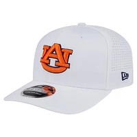 Casquette extensible à boutons-pression New Era blanche Auburn Tigers Perform Vault 9SEVENTY pour homme