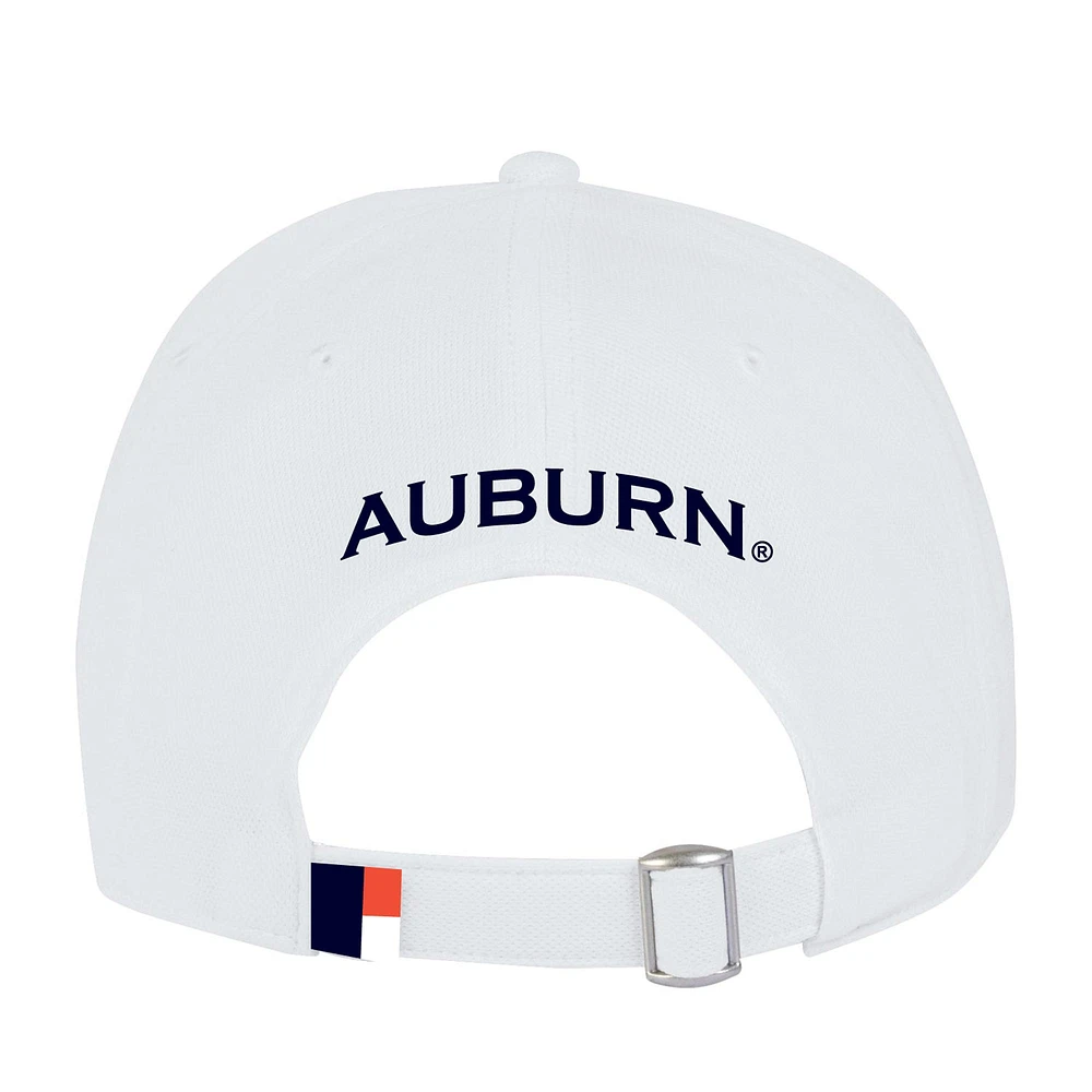 Casquette ajustable Under Armour White Auburn Tigers Sideline Blitzing Accent pour homme