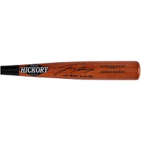 Batte de baseball autographiée par Jackson Holliday Baltimore Orioles, modèle réduit de jeu en vieux hickory, avec inscription « MLB Debut 4-10-24 »