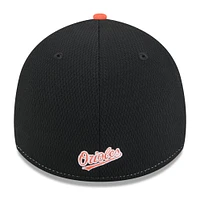 Men's New Era Black/Orange Baltimore Orioles 2025 MLB Clubhouse 39THIRTY Flex Hat