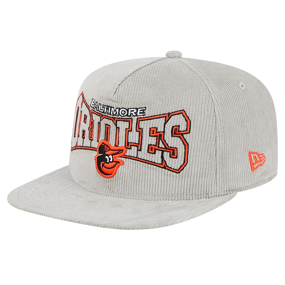 Casquette de golf à pression en velours côtelé Baltimore Orioles grise New Era pour homme