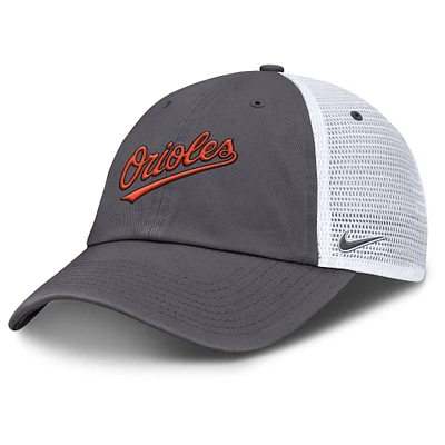 Casquette de camionneur ajustable Nike grise Baltimore Orioles Wordmark Club pour homme