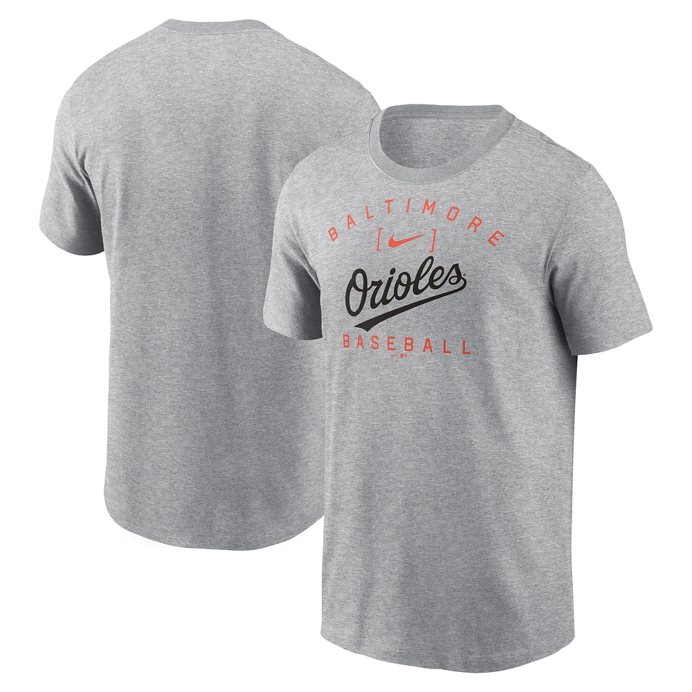 T-shirt Nike Heather Grey Baltimore Orioles Home Team Athletic Arch pour homme