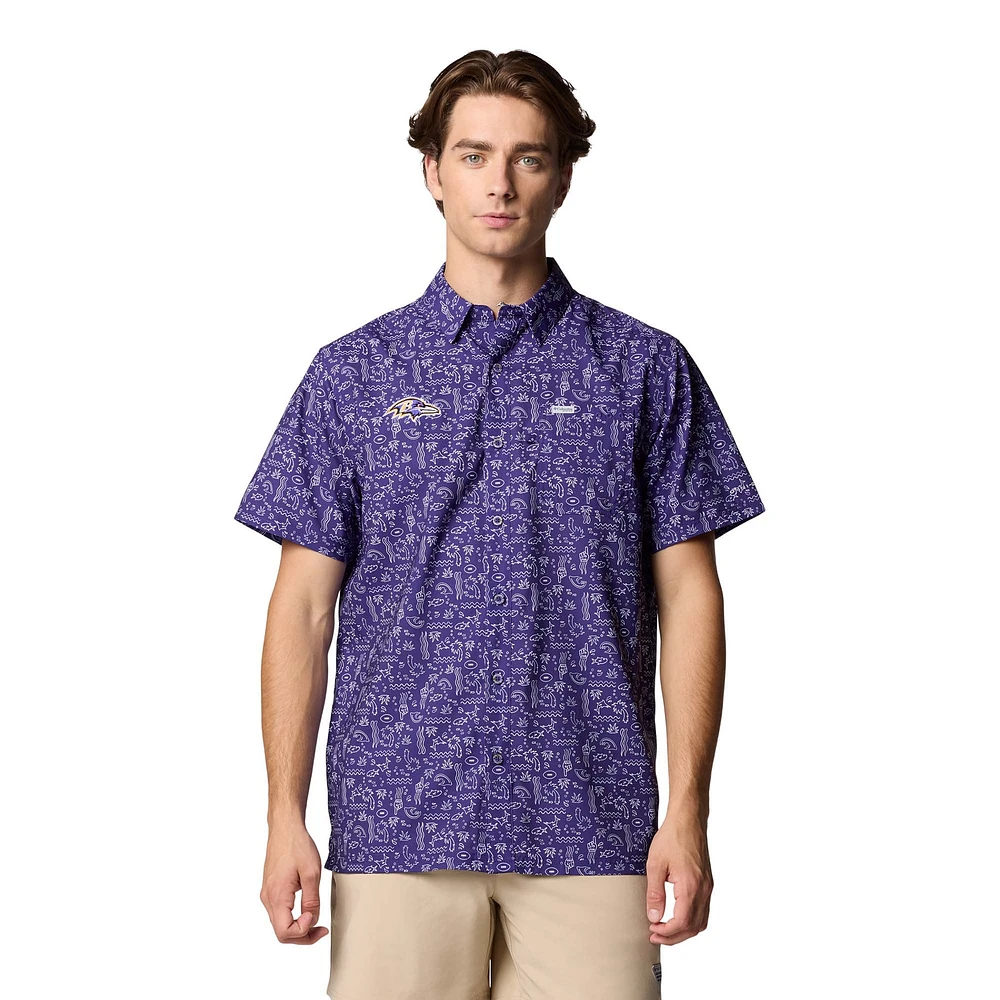 Chemise boutonnée Columbia PFG pour homme Baltimore Ravens Super Slack Tide Omni-Wick Purple