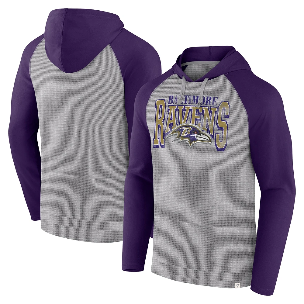 T-shirt à capuche manches longues Fanatics pour hommes, gris/violet, Baltimore Ravens Under Center