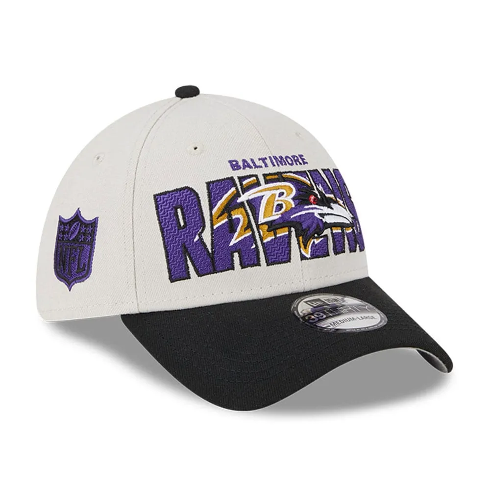 Men's New Era White Baltimore Ravens Team Out 39THIRTY Flex Hat Size: Small/Medium