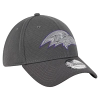 Casquette New Era Graphite Baltimore Ravens Main 39THIRTY Flex pour homme
