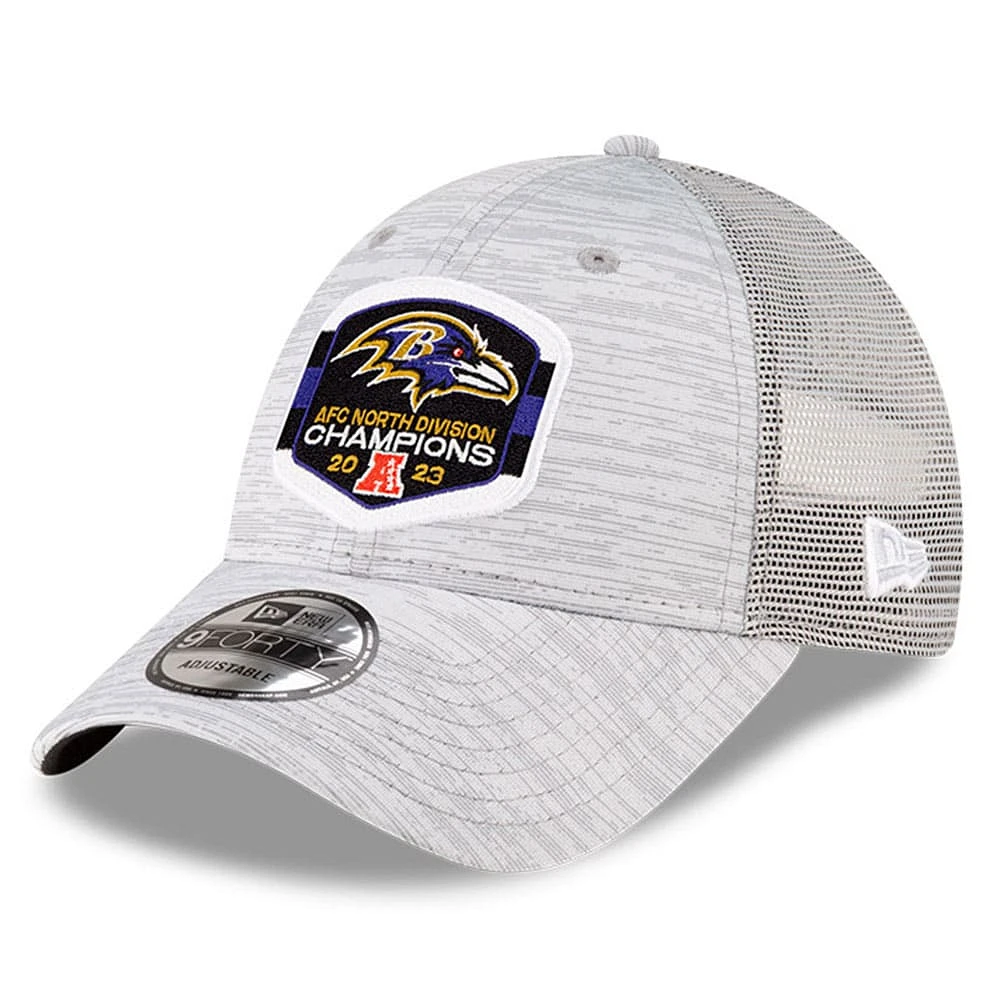 Men's New Era  Heather Gray Baltimore Ravens 2023 AFC North Division Champions Locker Room Trophy Collection Trucker 9FORTY Adjustable Hat