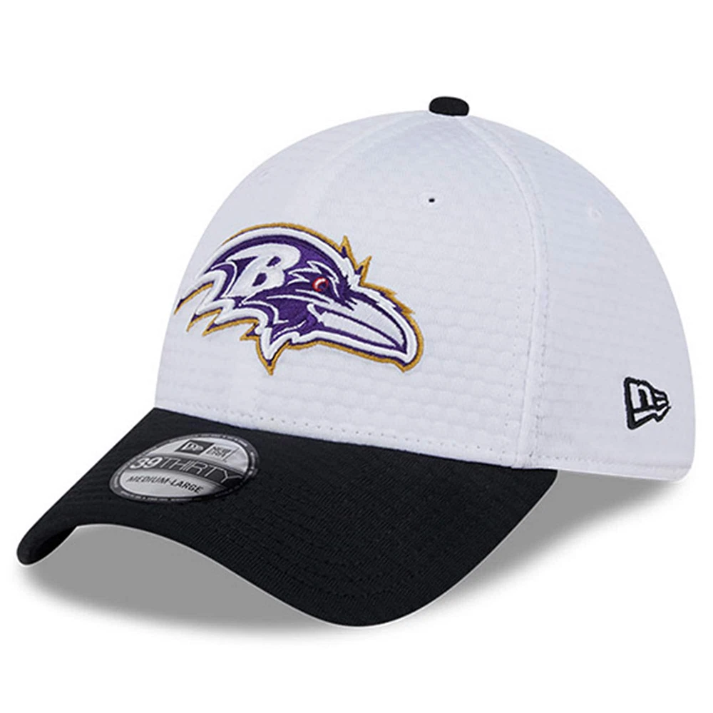 Men's New Era White/Black Baltimore Ravens 2024 NFL Training Camp 39THIRTY Flex Hat