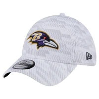 Casquette New Era blanche Baltimore Ravens Gameday Graded 39THIRTY Flex pour homme