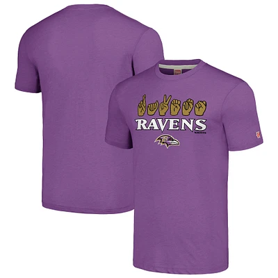 T-shirt unisexe violet hommage aux Ravens de Baltimore en langue des signes américaine