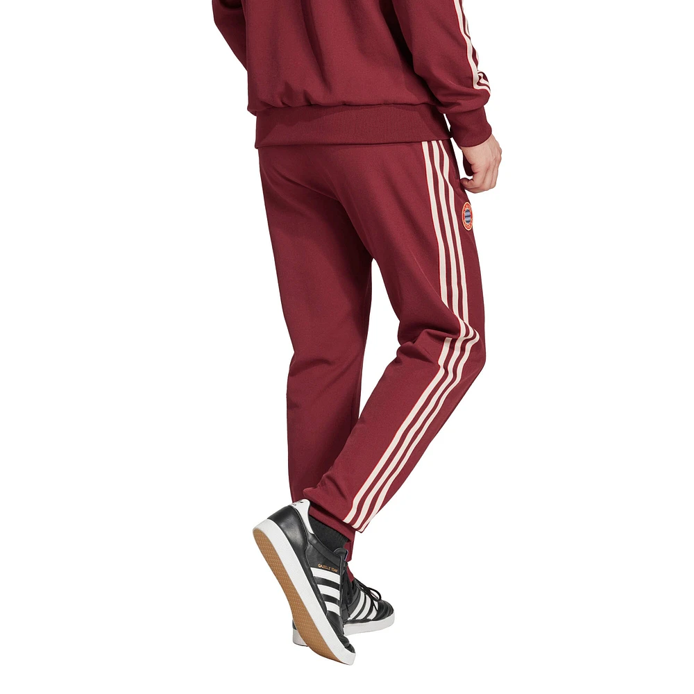 Pantalon de survêtement adidas Originals pour homme rouge Bayern Munich Terrace Icons Collection