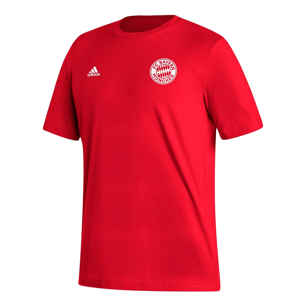 T-shirt adidas avec écusson du Bayern Munich rouge pour homme