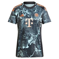 Maillot de joueur réplique adidas Harry Kane noir Bayern Munich 2024/25 extérieur pour femme