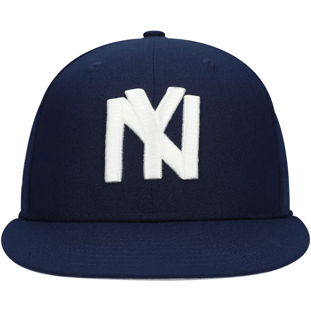 Men's New York Black Yankees Rings & Crwns Black Snapback Hat