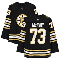 Maillot authentique adidas noir autographié par Charlie McAvoy des Boston Bruins avec patch 100e anniversaire