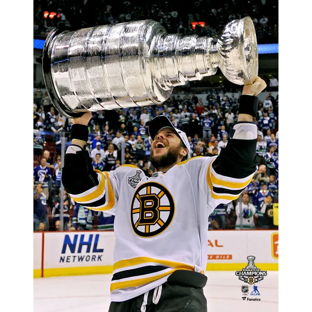 https://cdn.mall.adeptmind.ai/https%3A%2F%2Fimages.footballfanatics.com%2Fboston-bruins%2Fdavid-krejci-boston-bruins-unsigned-2011-stanley-cup-champions-raising-cup-photograph_pi3570000_ff_3570410-da2891e4504a20183fe4_full.jpg%3F_hv%3D2_640x.webp