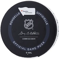 Rondelle de but utilisée par Jack Studnicka pour les Bruins de Boston le 28 septembre 2021 contre les Rangers de New York