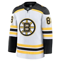 Maillot extérieur Premium blanc des Bruins de Boston Fanatics David Pastrnak pour hommes