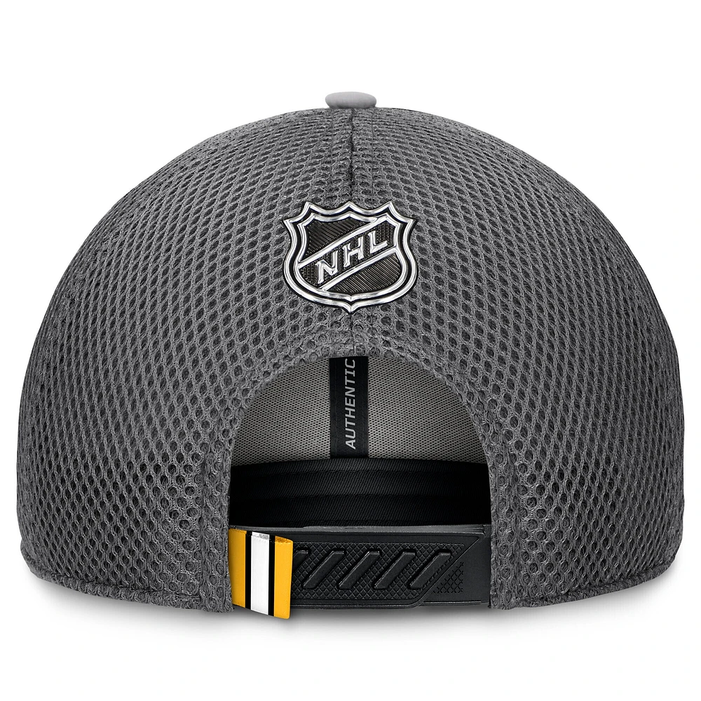 Casquette ajustable Fanatics pour homme Boston Bruins Authentic Pro Home Ice Trucker grise