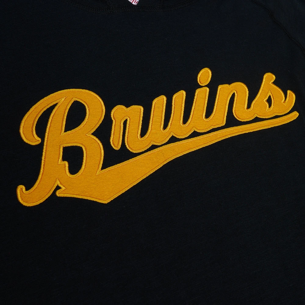 Sweat à capuche raglan légendaire du 100e anniversaire des Bruins de Boston noir Mitchell & Ness pour hommes