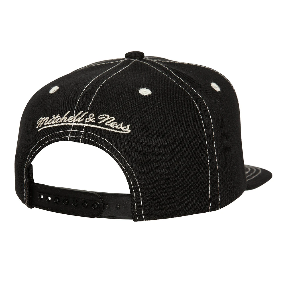 Casquette snapback naturelle à contraste énergétique noir Boston Bruins Mitchell & Ness pour hommes