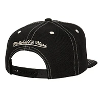 Casquette snapback naturelle à contraste énergétique noir Boston Bruins Mitchell & Ness pour hommes