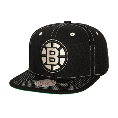 Casquette snapback naturelle à contraste énergétique noir Boston Bruins Mitchell & Ness pour hommes