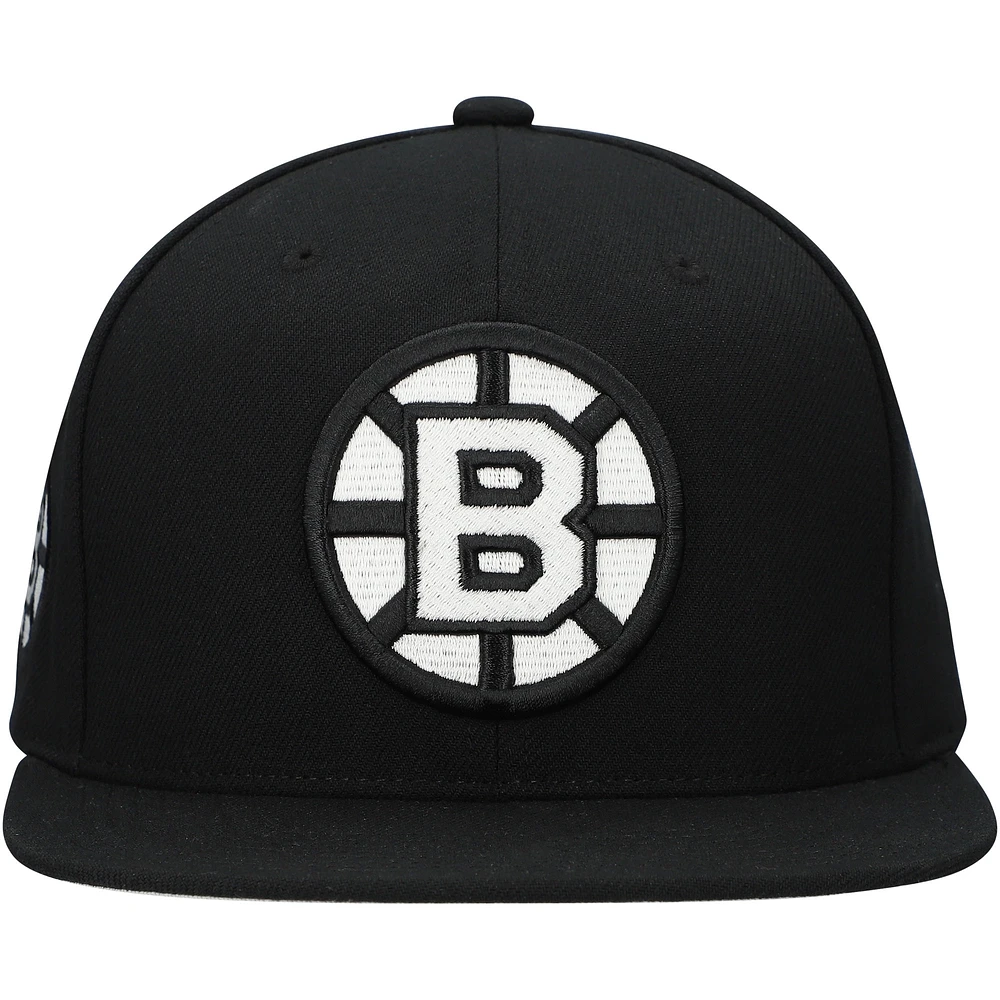 Men's Mitchell & Ness  Black Boston Bruins Team Snapback Hat