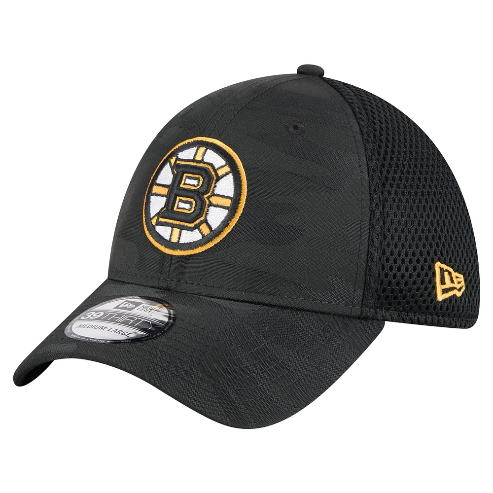 Casquette 39THIRTY Flex Active Subtle Camo noire des Bruins de Boston New Era pour homme