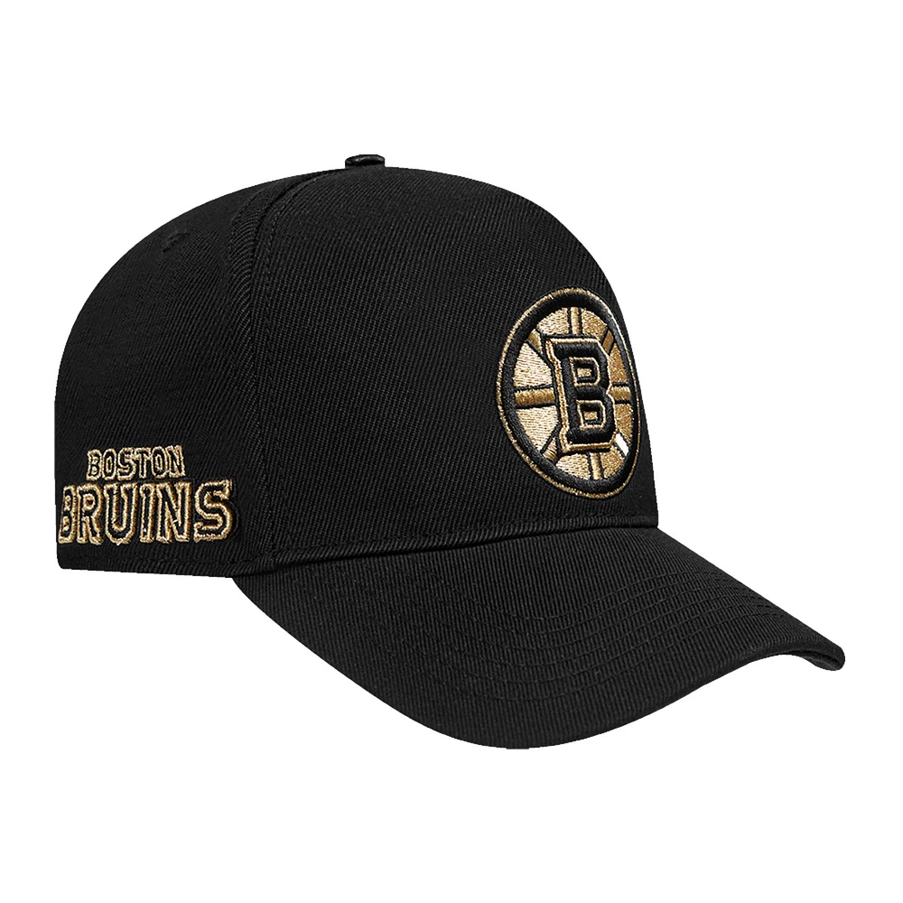 Casquette ajustable Pro Standard noire Boston Bruins avec logo métallique à pincement sur le devant pour homme