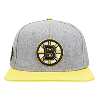 Casquette Snapback avec logo classique des Bruins de Boston Pro Standard gris/or pour hommes