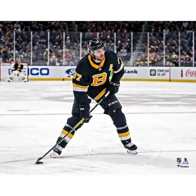Boston Bruins Patrice Bergeron Highland Mint 13'' x 13'' Impact Jersey  Framed Photo