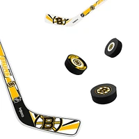 The Sports Vault Ensemble de huit mini bâtons de hockey et rondelles en mousse des Bruins de Boston