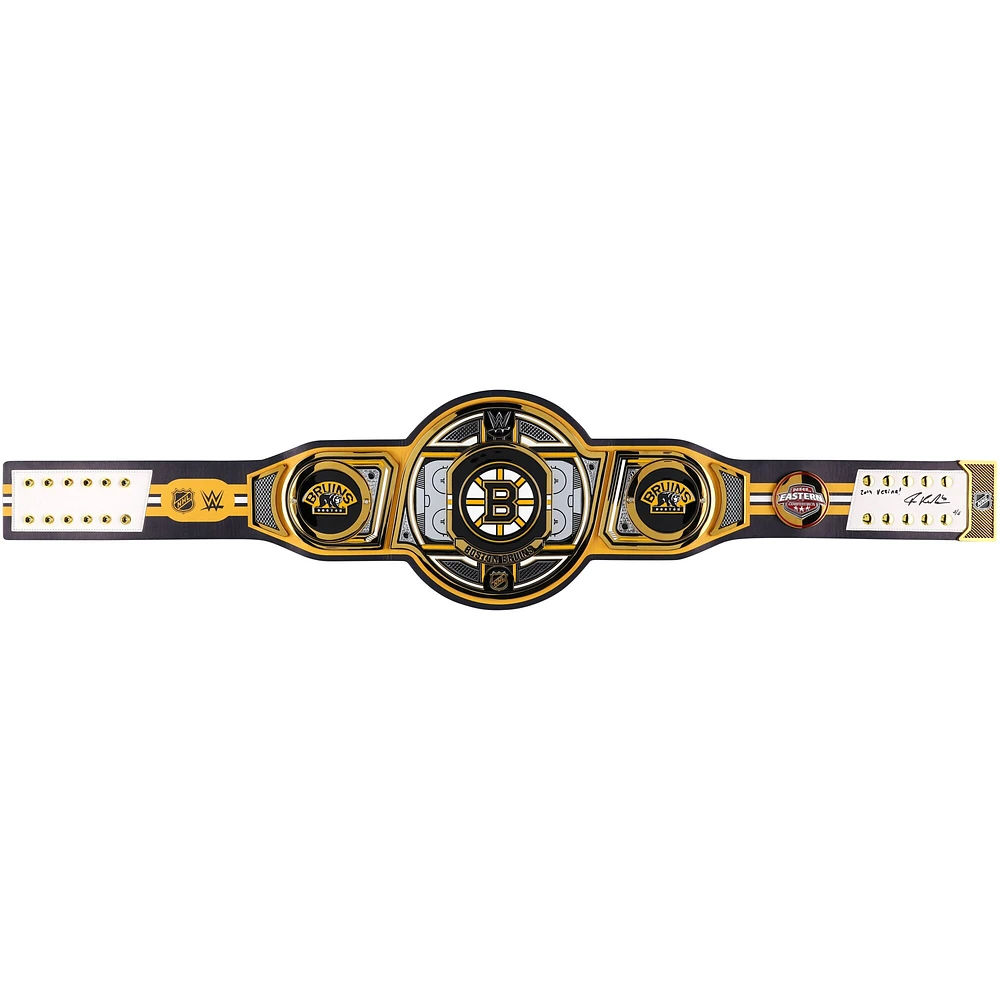 Ceinture WWE Legacy autographiée par Tuukka Rask des Boston Bruins avec inscription « 2014 Vezina