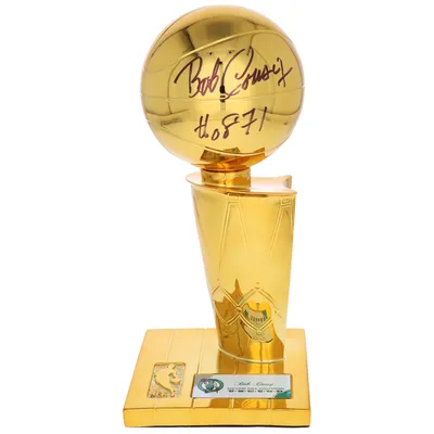 Unsigned Los Angeles Lakers Jared Dudley Fanatics Authentic 2020 NBA Finals  Champions Holding Finals Trophy Photograph