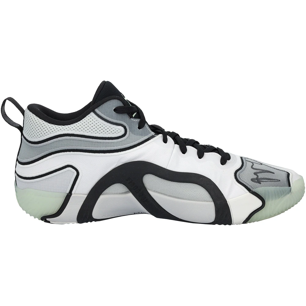 Jayson Tatum Boston Celtics Autographed Game-Used White Jordan Brand Shoes vs. Cleveland Cavaliers on December 1, 2024