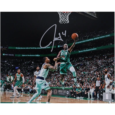 Photographie d'action dédicacée de 20,3 x 25,4 cm de Jrue Holiday des Boston Celtics lors de la finale de la NBA 2024