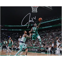 Photographie d'action dédicacée de 20,3 x 25,4 cm de Jrue Holiday des Boston Celtics lors de la finale de la NBA 2024