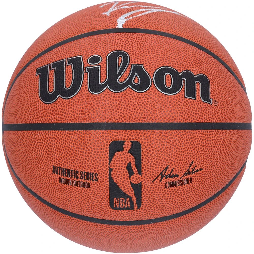 Ballon de basket-ball d'intérieur/extérieur Wilson Authentic Series autographié par Kristaps Porzingis des Boston Celtics