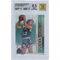 Maillot Upper Deck SP Signature Edition 2003-04 autographié par Larry Bird des Boston Celtics, numéro A6 #33/33, carte BGS authentifiée 8,5/10 - Sous-grades 9,5, 8,5, 9, 8