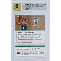 Maillot Upper Deck SP Signature Edition 2003-04 autographié par Larry Bird des Boston Celtics, numéro A6 #33/33, carte BGS authentifiée 8,5/10 - Sous-grades 9,5, 8,5, 9, 8