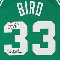 Maillot authentique dédicacé par Larry Bird Boston Celtics Mitchell & Ness 1985-1986 vert avec inscription « 3x NBA Champ » - Édition limitée n° 33 sur 133
