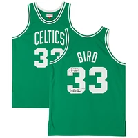 Maillot authentique dédicacé par Larry Bird Boston Celtics Mitchell & Ness 1985-1986 vert avec inscription « 3x NBA Champ » - Édition limitée n° 33 sur 133