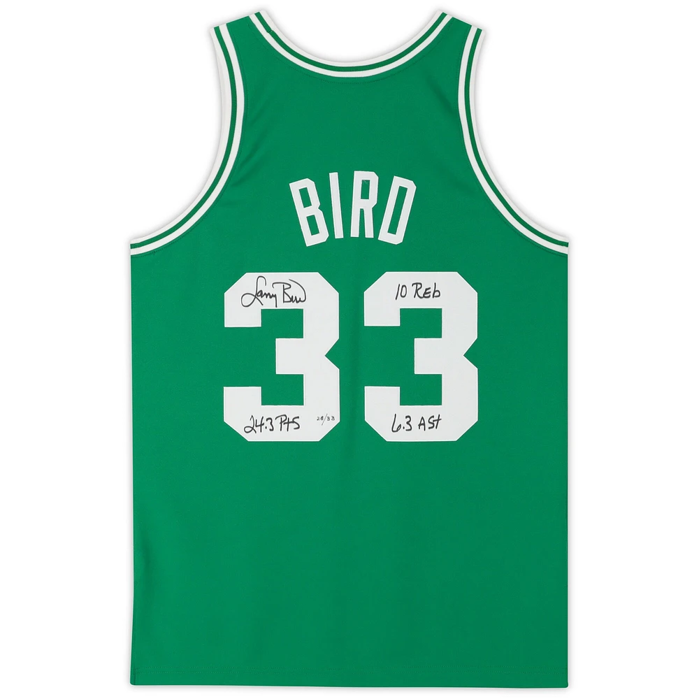 Maillot authentique dédicacé par Larry Bird Boston Celtics Mitchell & Ness 1985-1986 vert avec inscriptions multiples - Édition limitée à 33 exemplaires