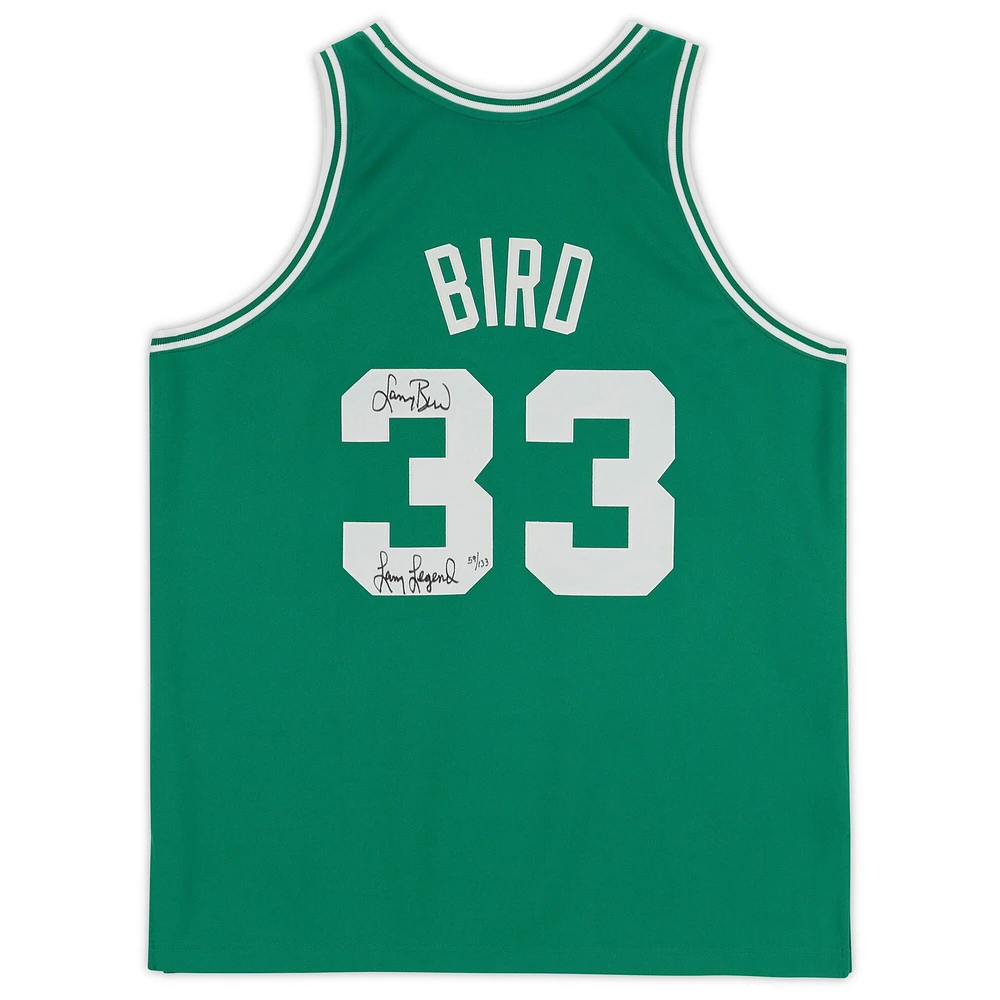 Maillot authentique autographié par Mitchell & Ness Kelly Green 1985-86 des Boston Celtics par Larry Bird avec inscription « Larry Legend » - Édition limitée à 133 exemplaires