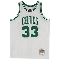 Maillot Swingman blanc autographié par Larry Bird des Boston Celtics Mitchell & Ness 1985-86 avec inscription « HOF 1998 » - Édition limitée à 33 exemplaires
