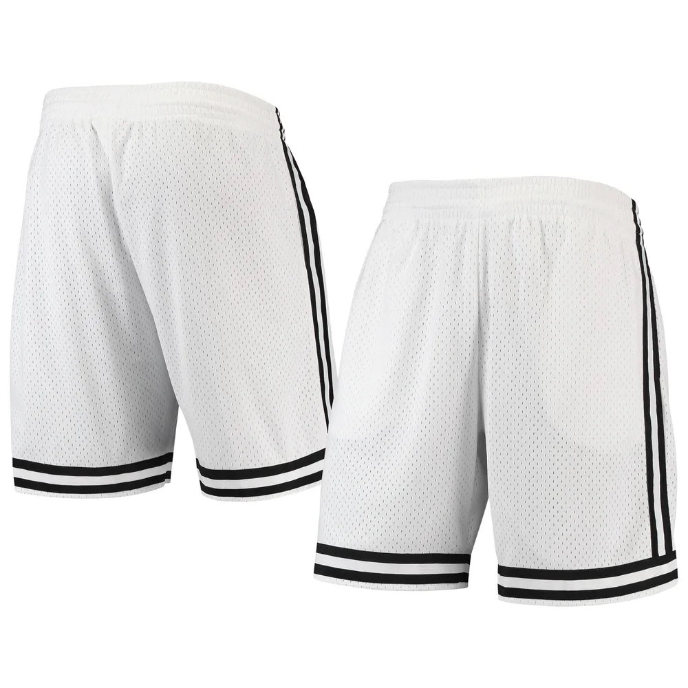 Men's Mitchell & Ness Blue Chicago Bulls Hardwood Classic Reload Swingman  Shorts